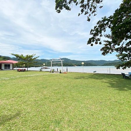 Oyo 90317 Ambong Bay Resthouse Hotel Кота Кинабалу Екстериор снимка