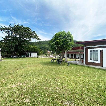 Oyo 90317 Ambong Bay Resthouse Hotel Кота Кинабалу Екстериор снимка