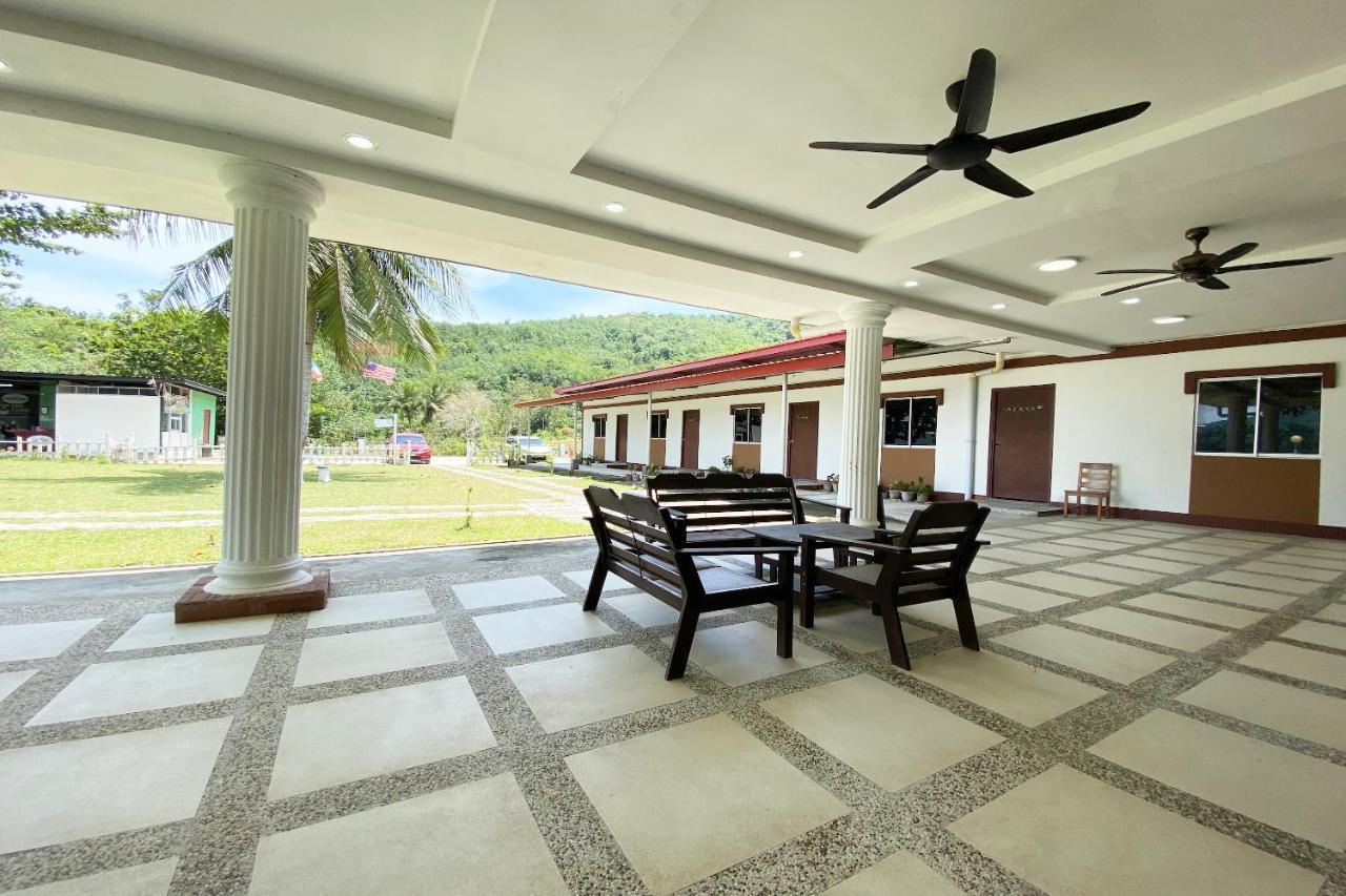 Oyo 90317 Ambong Bay Resthouse Hotel Кота Кинабалу Екстериор снимка