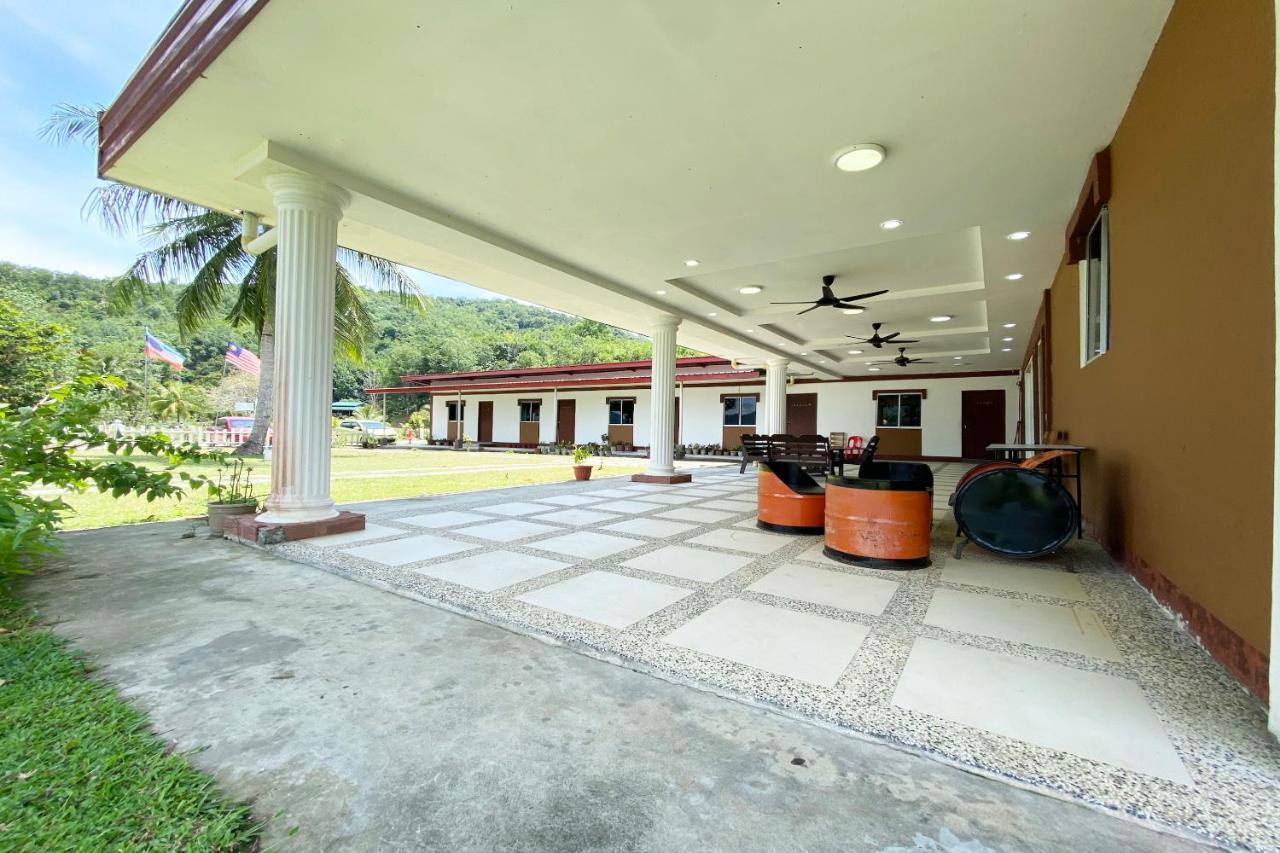 Oyo 90317 Ambong Bay Resthouse Hotel Кота Кинабалу Екстериор снимка