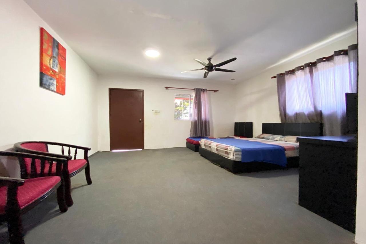 Oyo 90317 Ambong Bay Resthouse Hotel Кота Кинабалу Екстериор снимка