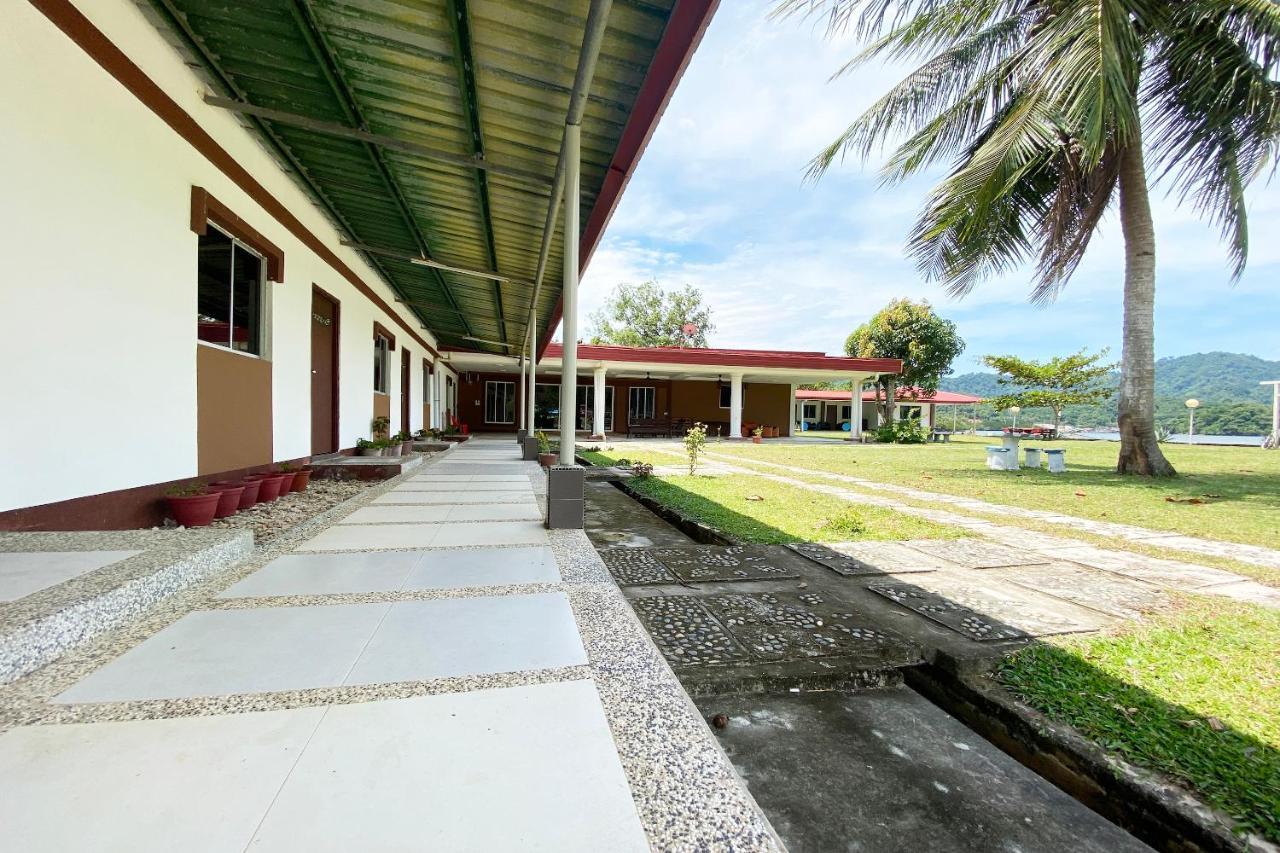 Oyo 90317 Ambong Bay Resthouse Hotel Кота Кинабалу Екстериор снимка